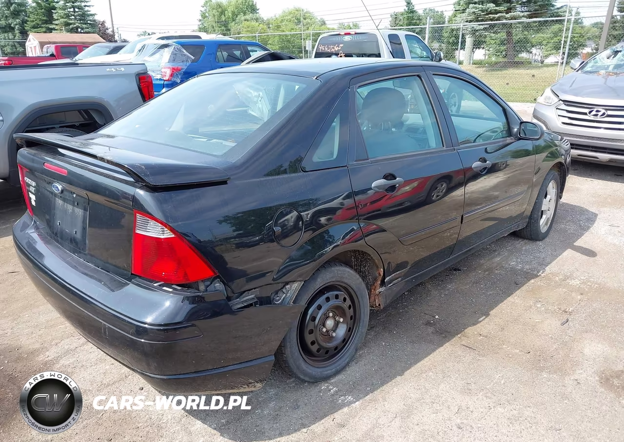 2007 Ford Focus S-Se-Ses VIN:1FAHP34N67W142565 - 4