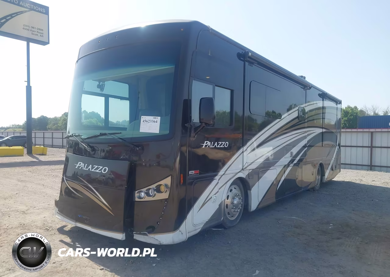 2017 Freightliner Chassis Xc VIN:4UZAAJDT8HCJE6823 - 2