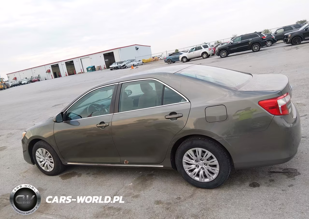 2013 Toyota Camry Le VIN:4T4BF1FK2DR330454 - 14