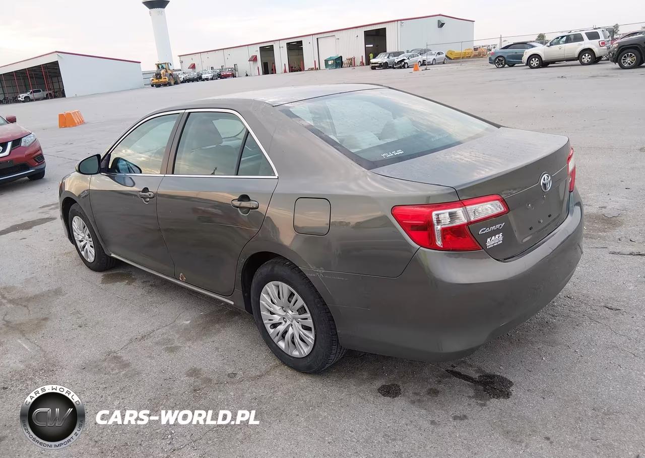 2013 Toyota Camry Le VIN:4T4BF1FK2DR330454 - 3