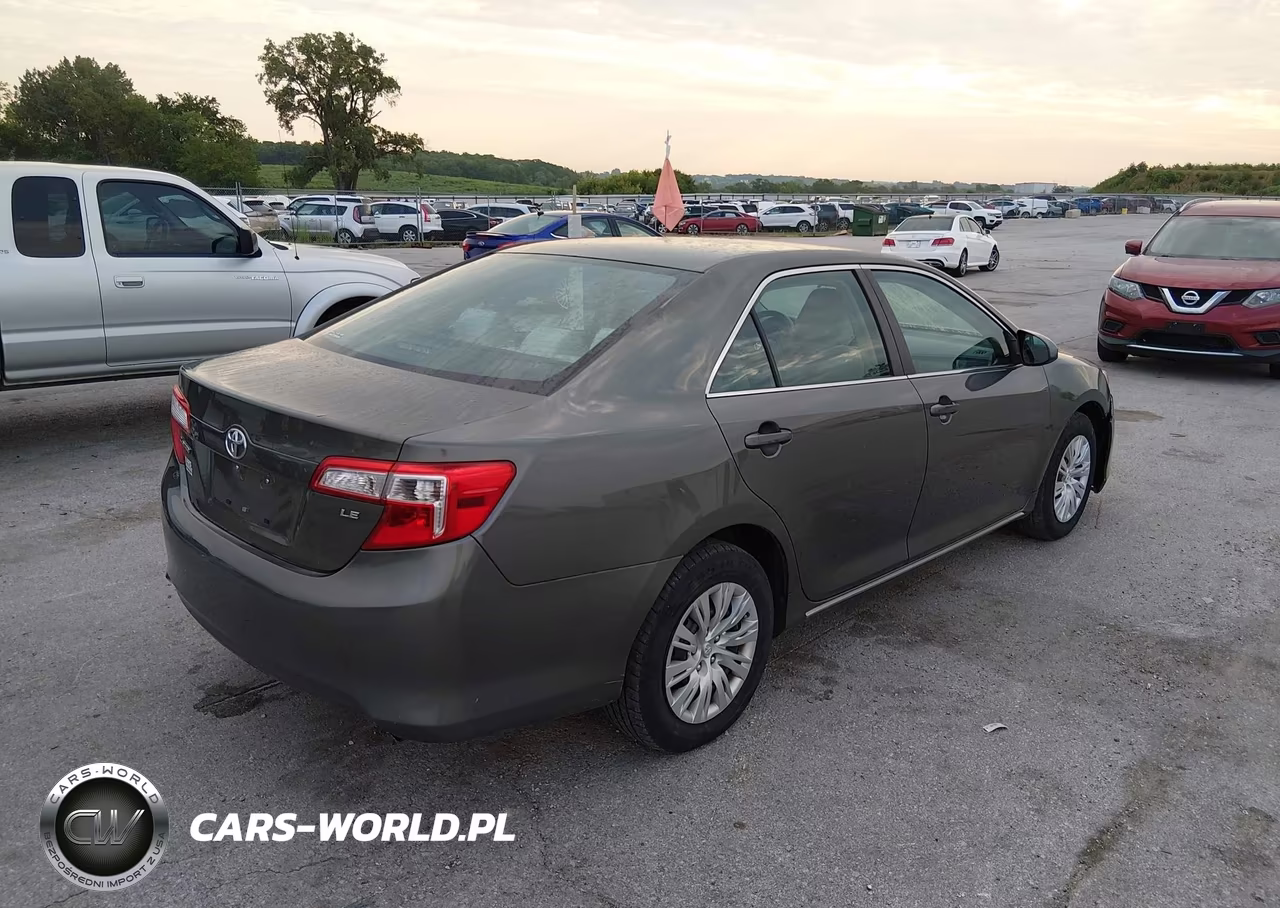 2013 Toyota Camry Le VIN:4T4BF1FK2DR330454 - 4