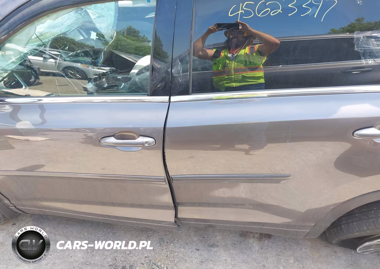 2017 Toyota Highlander Le Plus VIN:5TDBZRFH8HS475615 - 15
