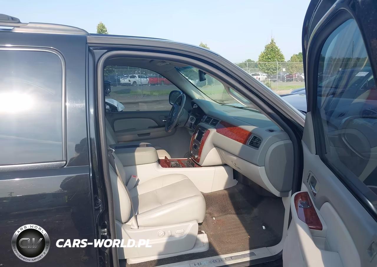 2009 Chevrolet Tahoe Ltz VIN:1GNFK33029R223593 - 5