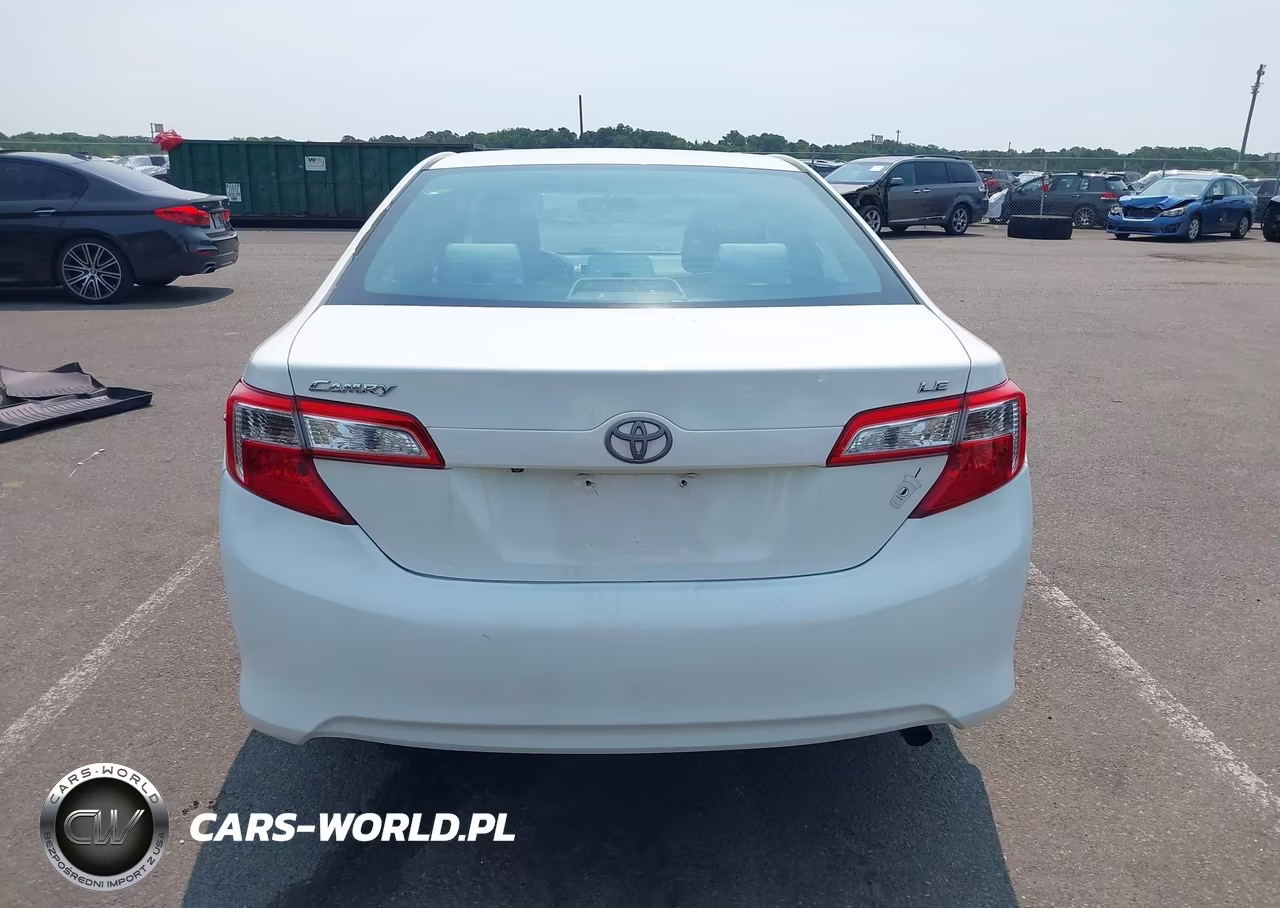 2014 Toyota Camry Le VIN:4T4BF1FK7ER380641 - 16