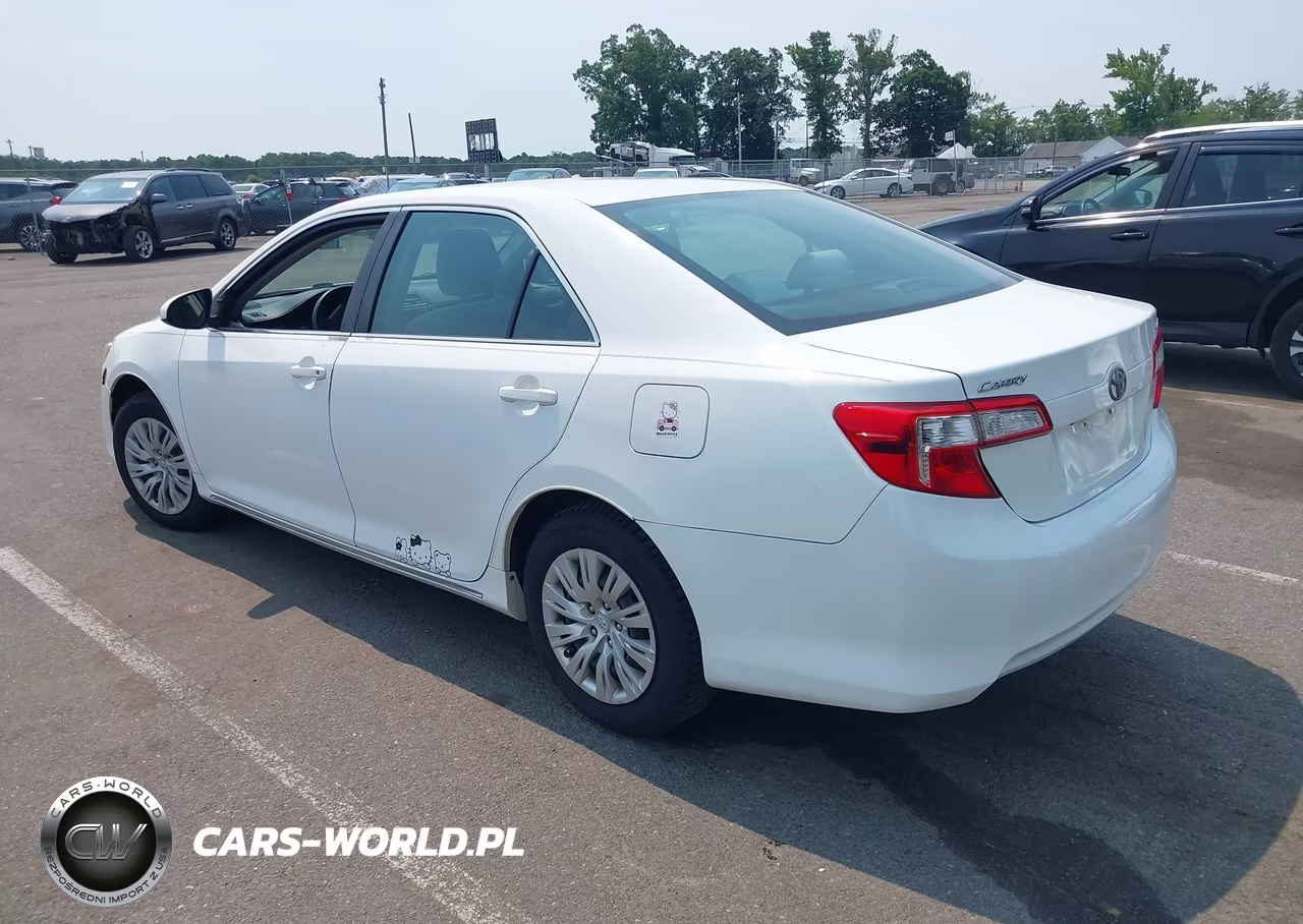 2014 Toyota Camry Le VIN:4T4BF1FK7ER380641 - 3