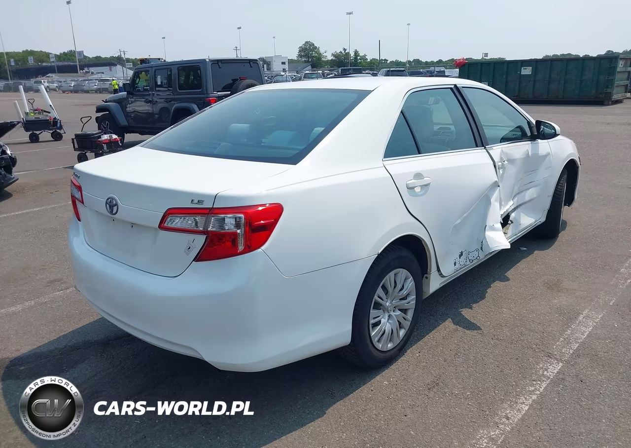 2014 Toyota Camry Le VIN:4T4BF1FK7ER380641 - 4