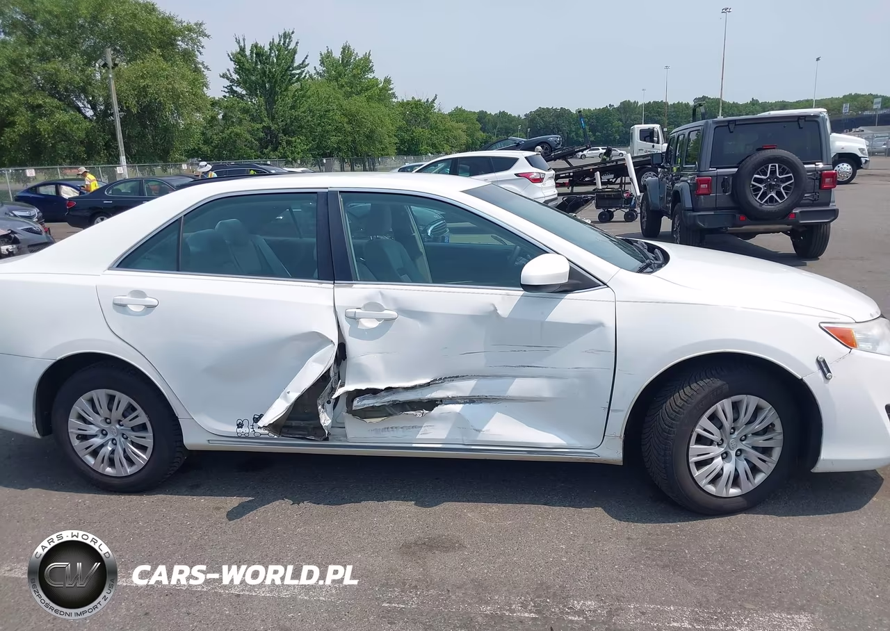 2014 Toyota Camry Le VIN:4T4BF1FK7ER380641 - 6