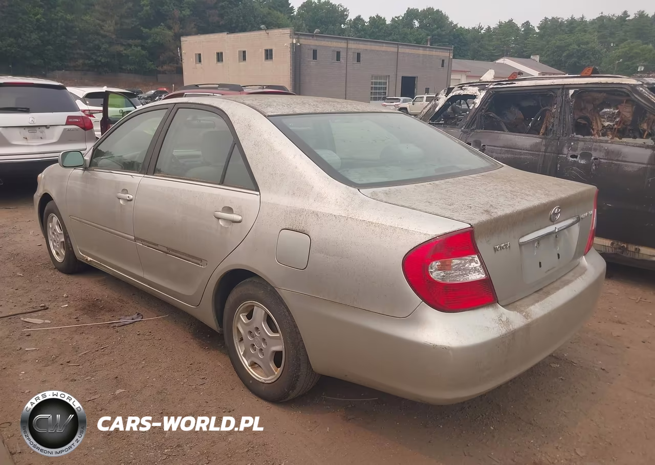 2002 Toyota Camry Le-Xle VIN:JTDBE32K420041521 - 3
