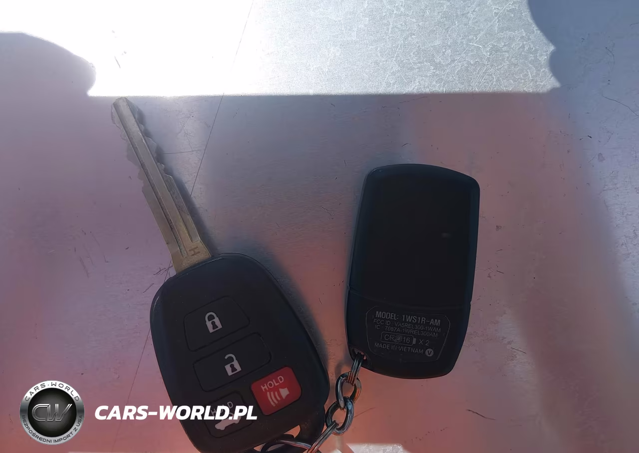 2016 Toyota Corolla Le Plus VIN:5YFBURHE3GP553839 - 11