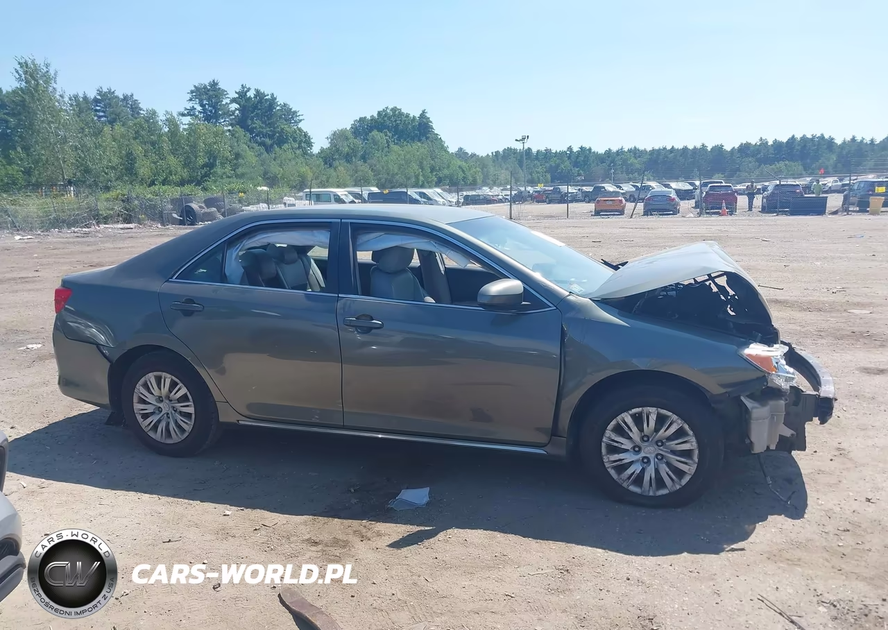 2014 Toyota Camry Le VIN:4T4BF1FK8ER377912 - 13