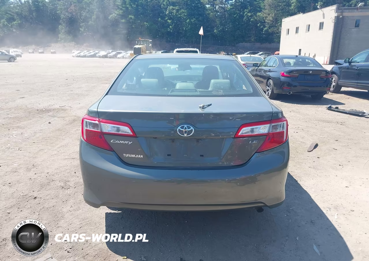 2014 Toyota Camry Le VIN:4T4BF1FK8ER377912 - 16