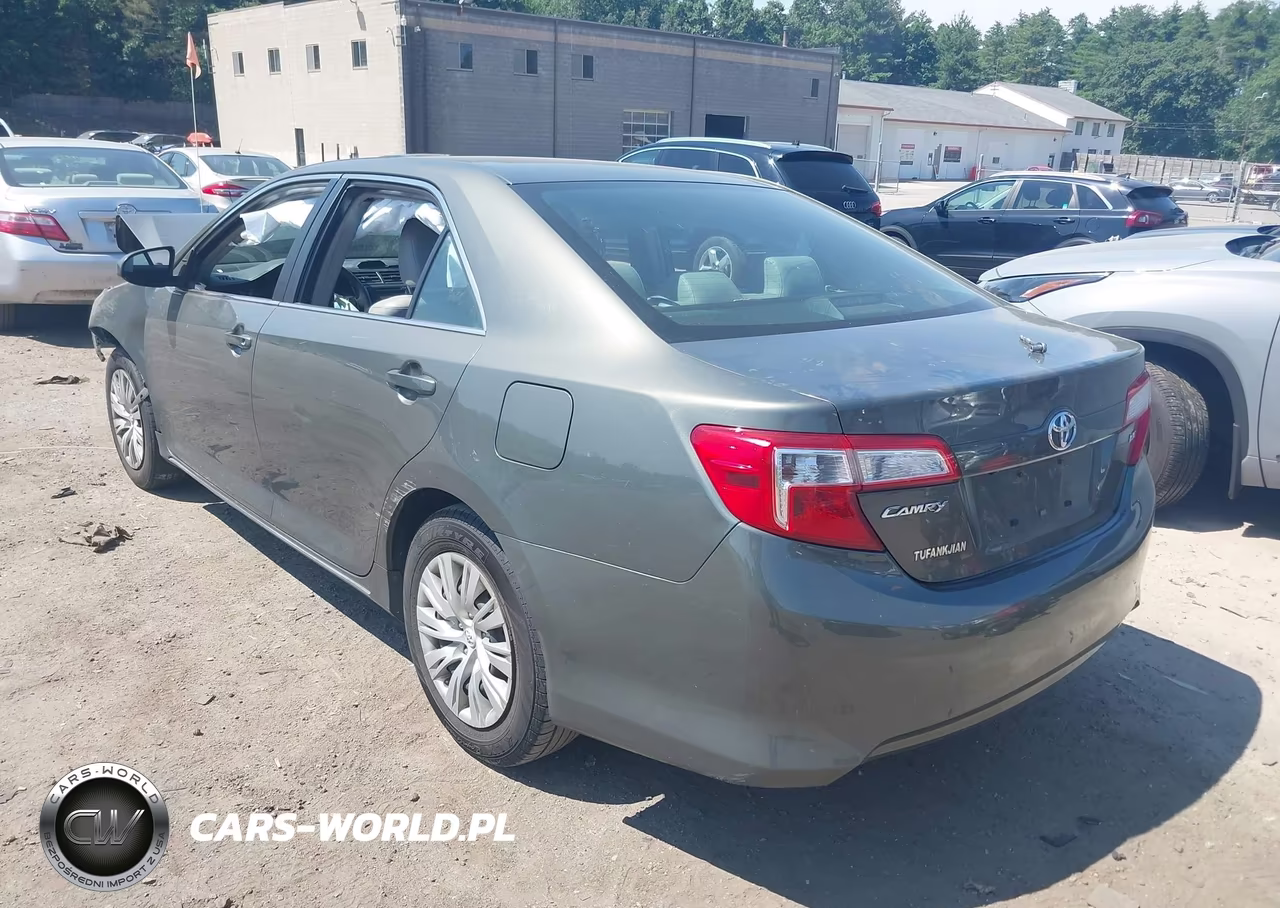 2014 Toyota Camry Le VIN:4T4BF1FK8ER377912 - 3