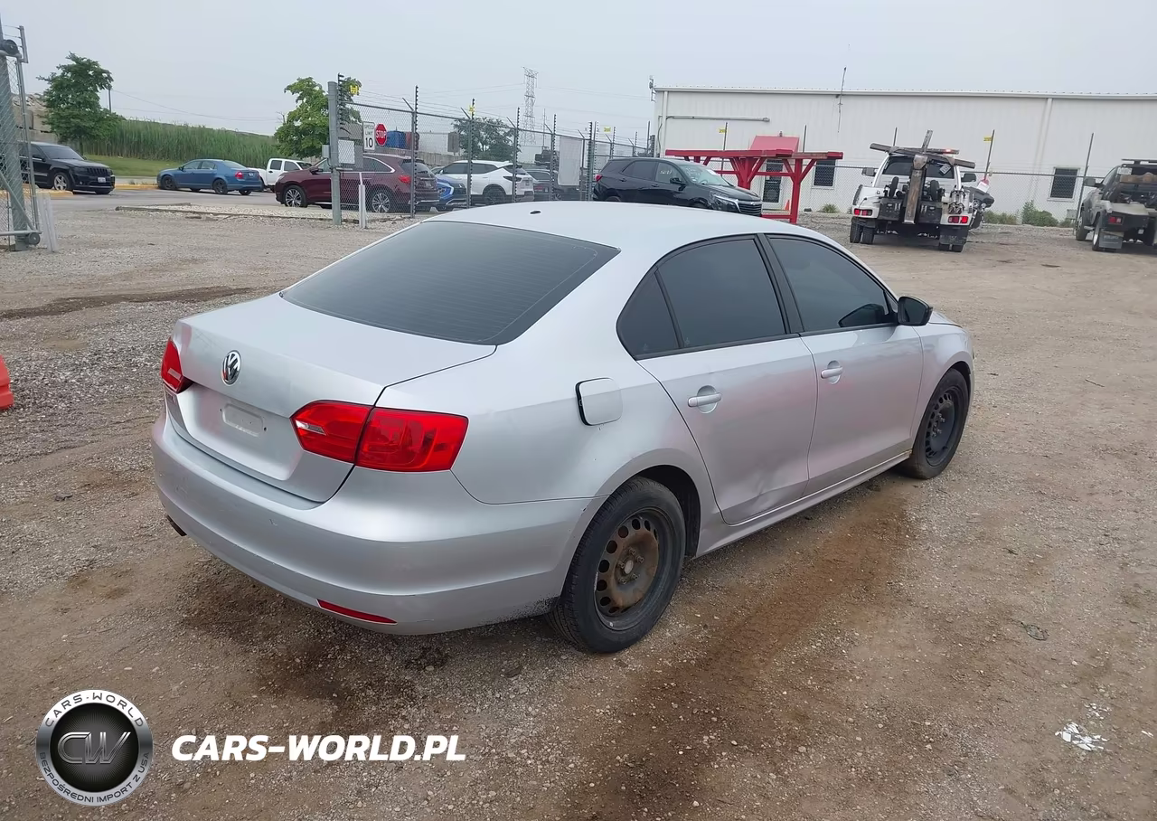 2013 Volkswagen Jetta 2.0L S VIN:3VW2K7AJ9DM217050 - 4