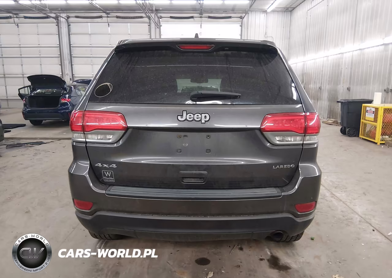 2015 Jeep Grand Cherokee Laredo VIN:1C4RJFAGXFC950053 - 17