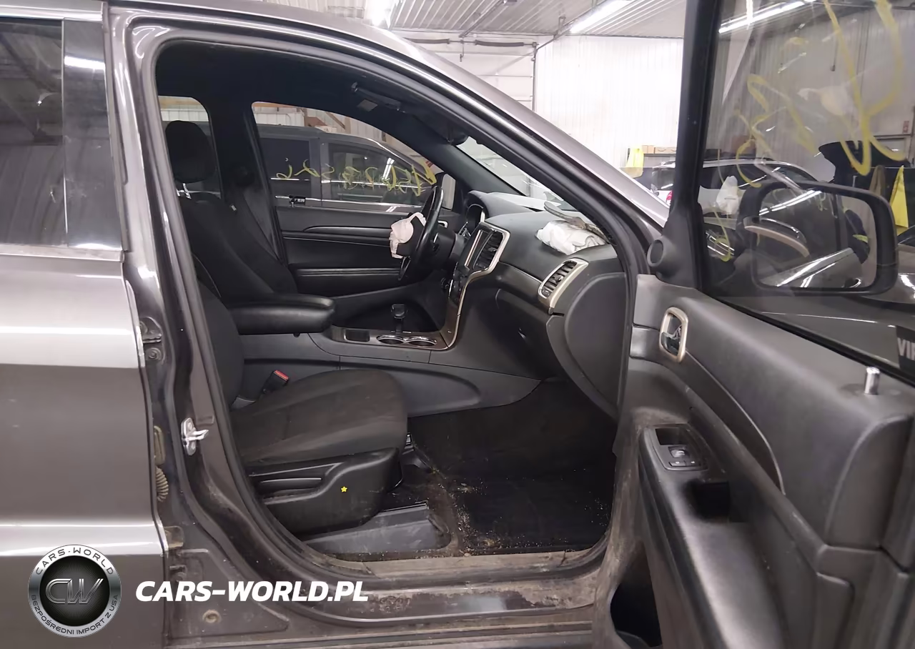 2015 Jeep Grand Cherokee Laredo VIN:1C4RJFAGXFC950053 - 5