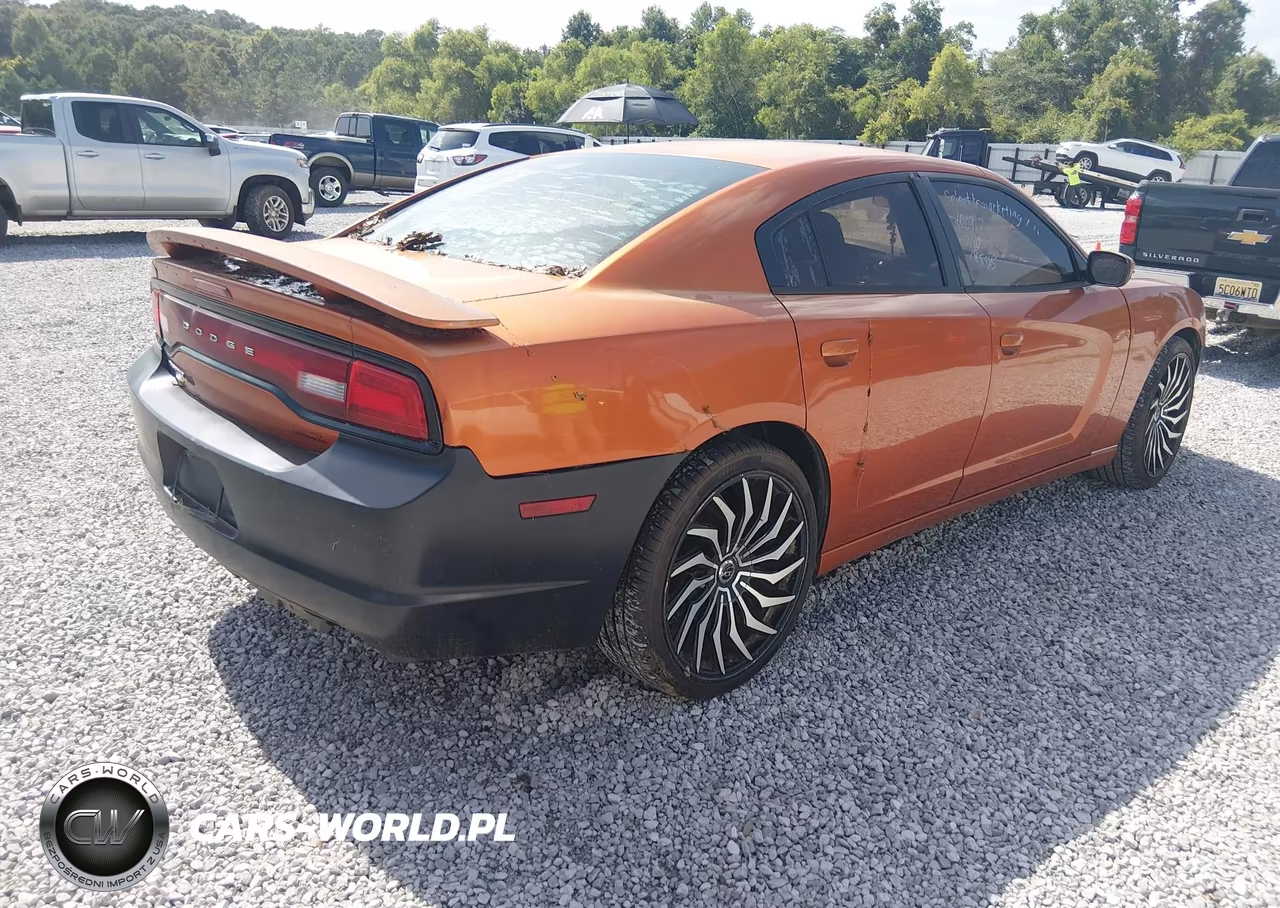 2011 Dodge Charger VIN:2B3CL3CG3BH608917 - 4