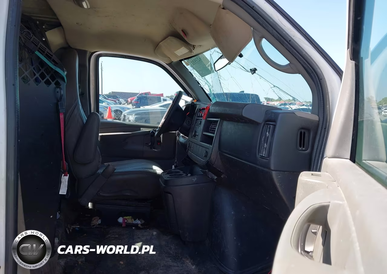 2014 Chevrolet Express 2500 Work Van VIN:1GCWGFCA4E1207831 - 5