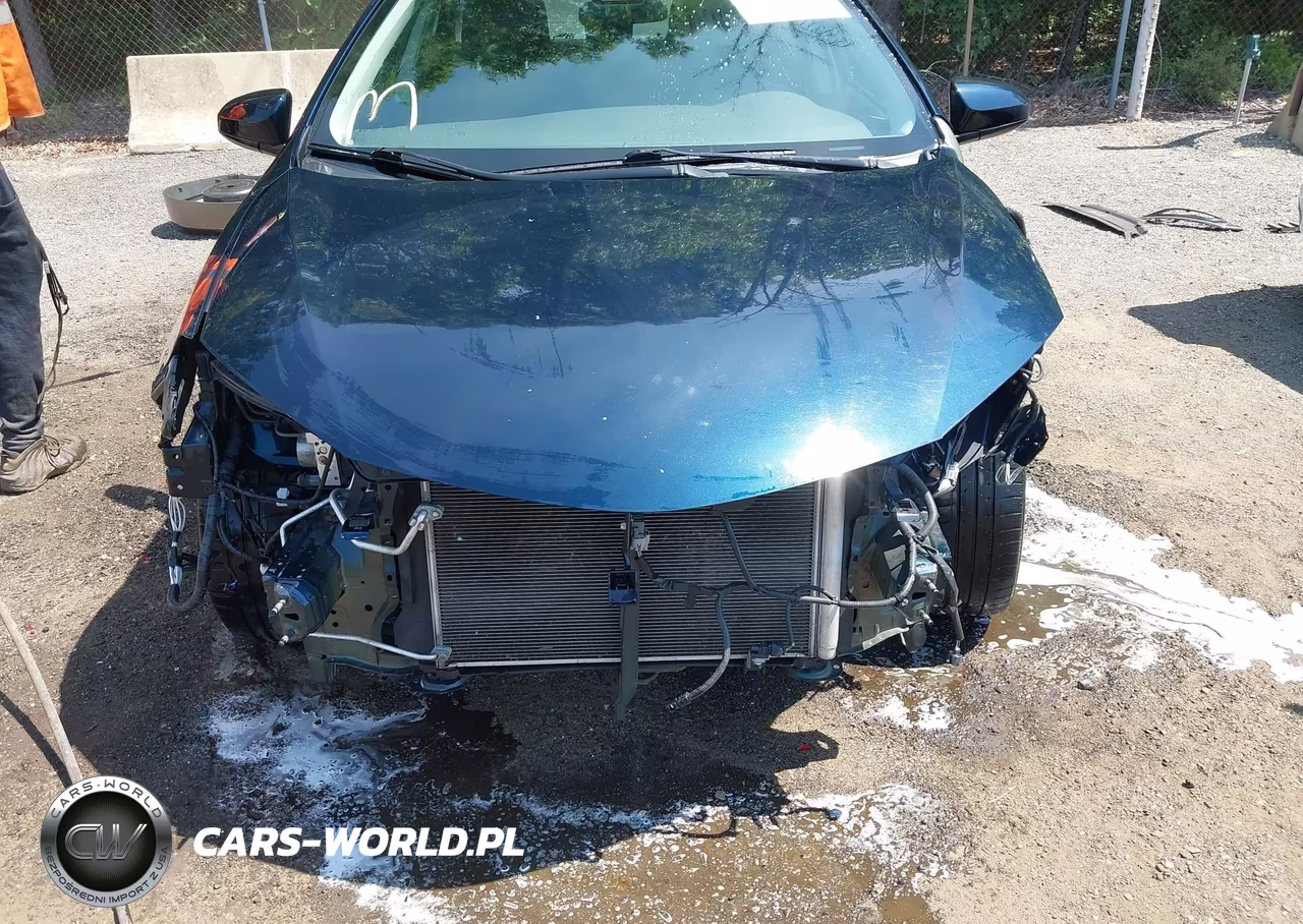 2018 Toyota Corolla Le VIN:2T1BURHE6JC978737 - 6