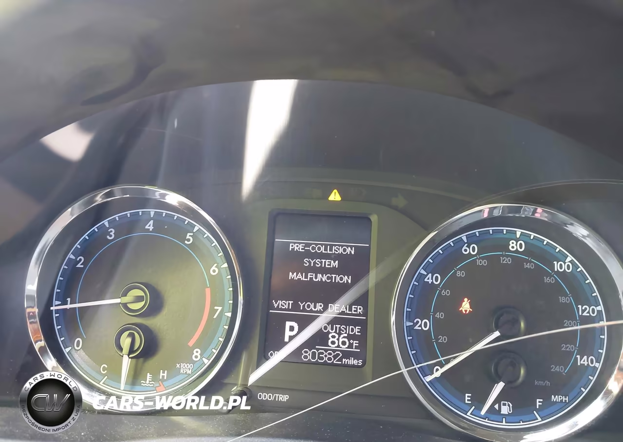 2018 Toyota Corolla Le VIN:2T1BURHE6JC978737 - 7