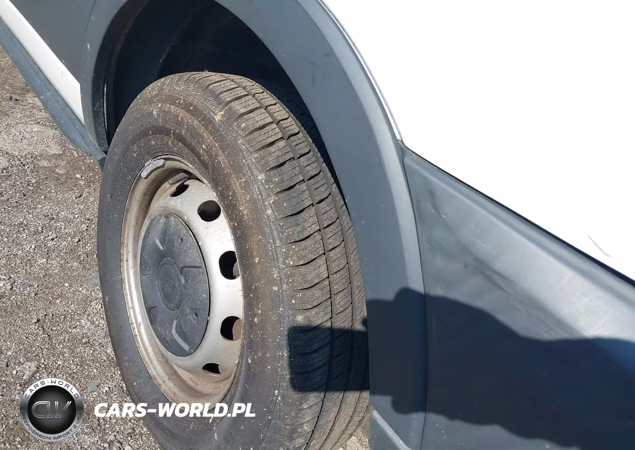 2018 Ford Transit-150 VIN:1FTYE1ZM9JKA72238 - 12