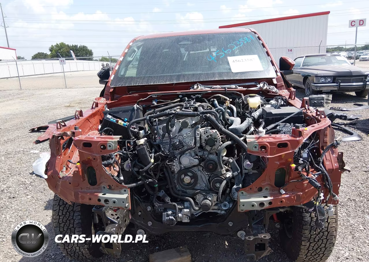 2025 Toyota Tacoma Trd Off Road VIN:3TMLB5JN5SM114753 - 10