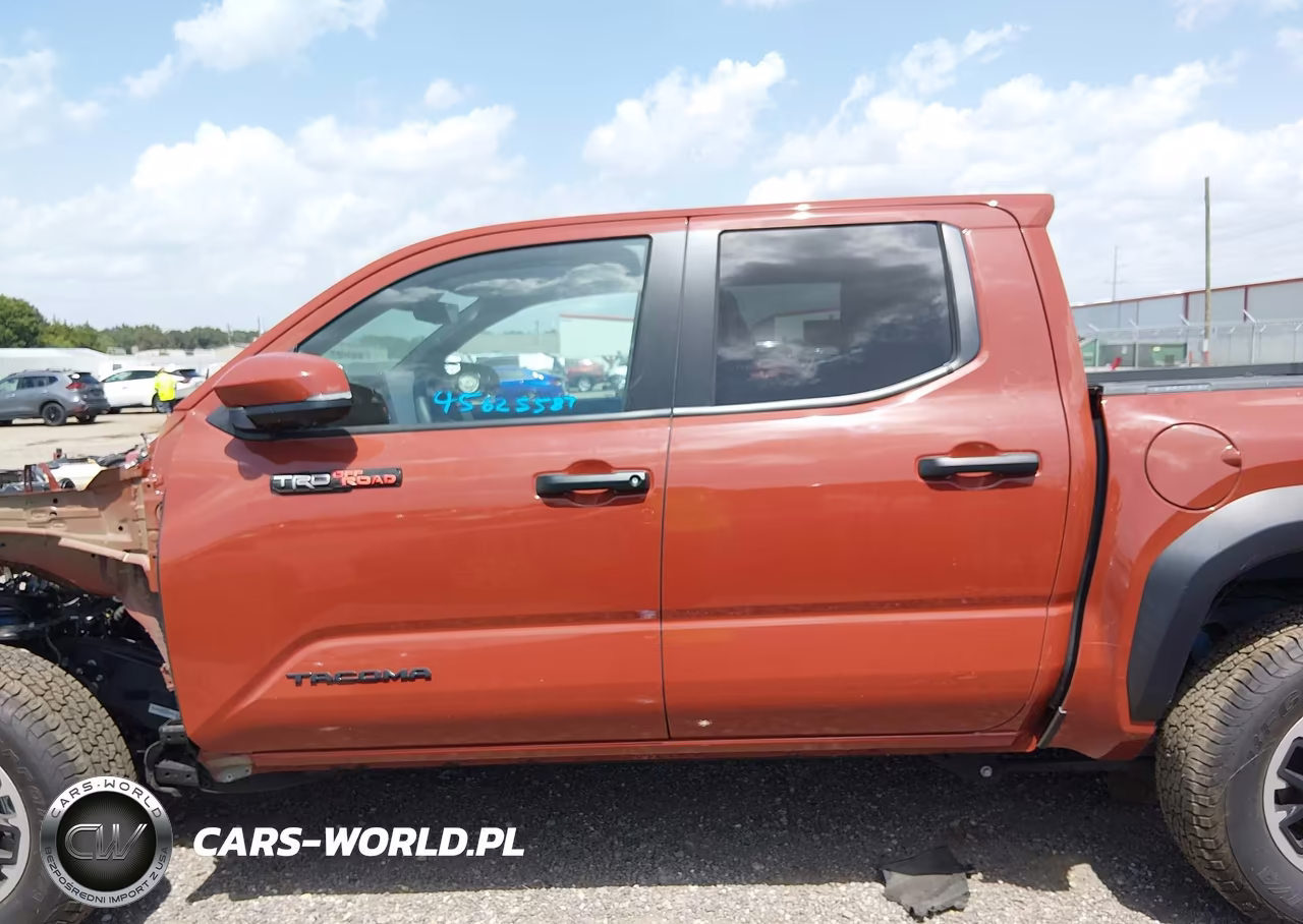 2025 Toyota Tacoma Trd Off Road VIN:3TMLB5JN5SM114753 - 15