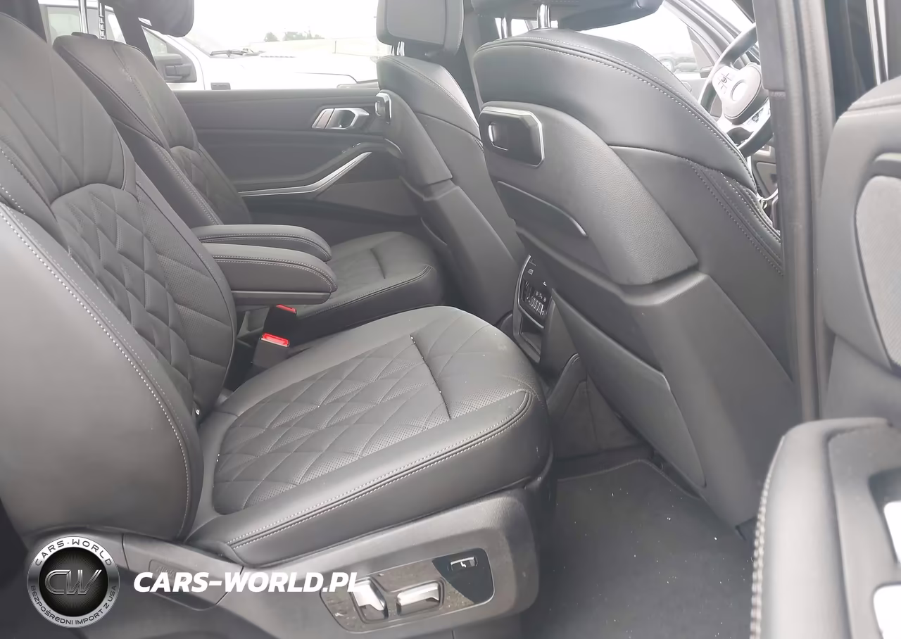 2025 BMW X7 xDrive40I VIN:5UX23EM05S9X70280 - 8