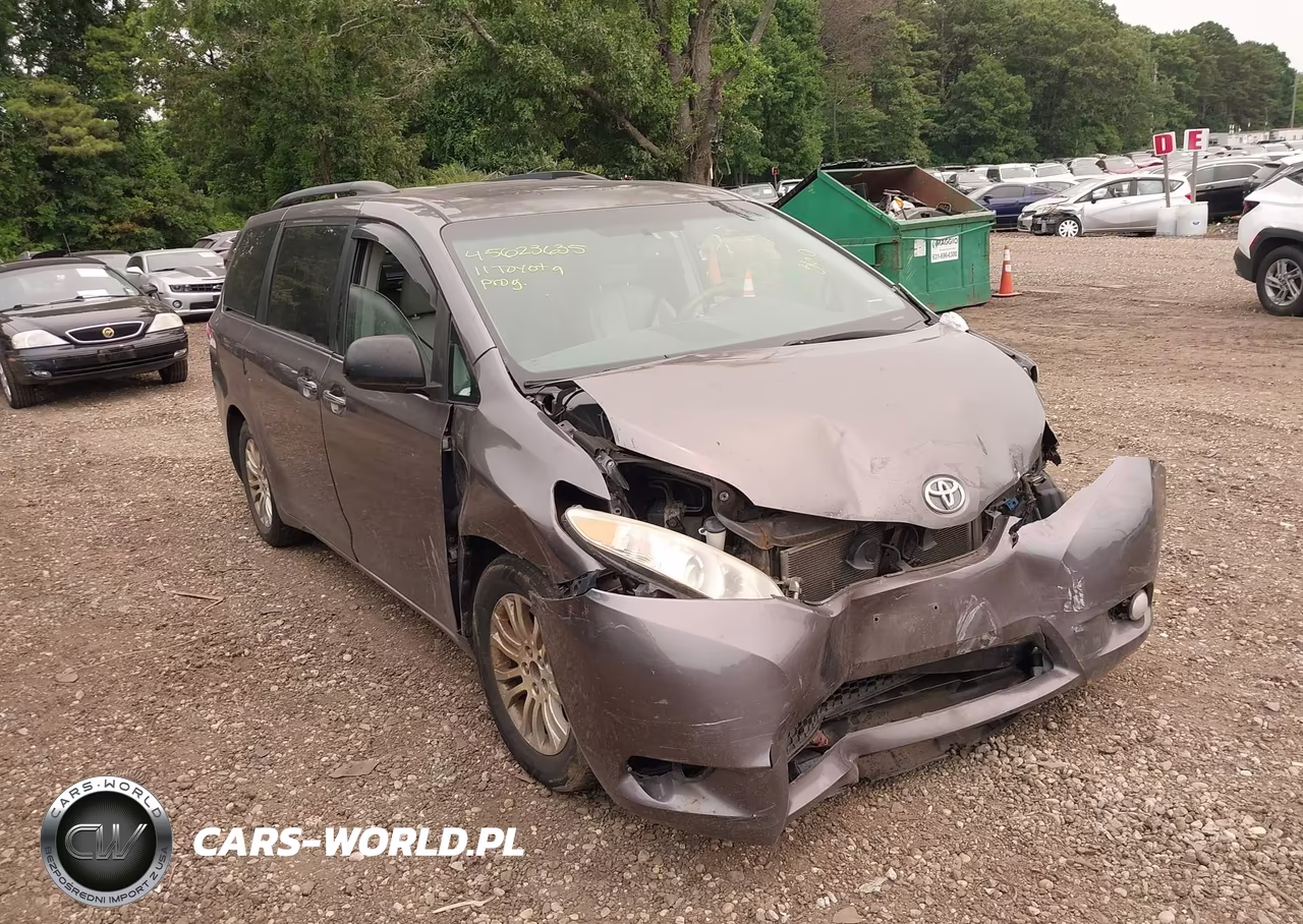 2011 Toyota Sienna Xle V6 – zdjęcie 1 z 17