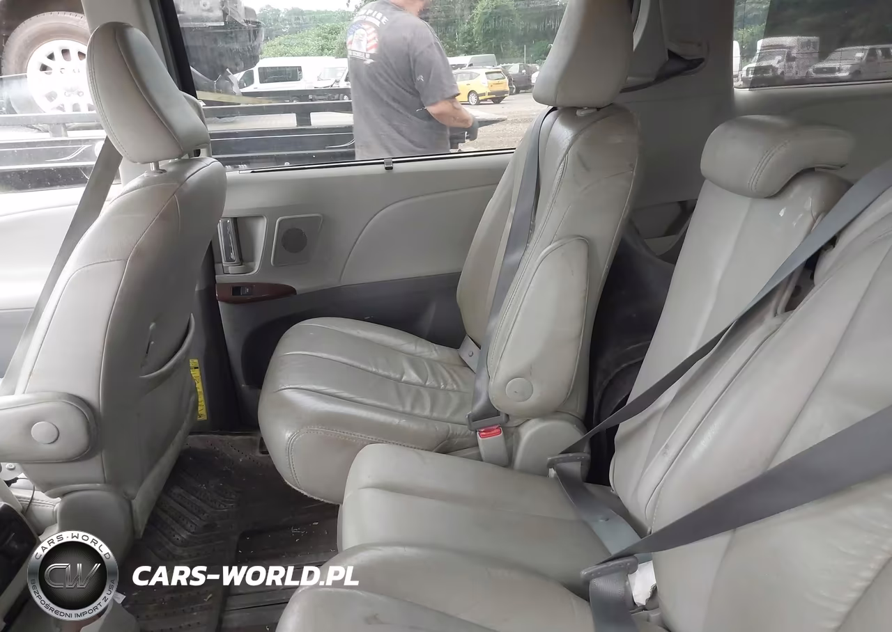 2011 Toyota Sienna Xle V6 VIN:5TDYK3DC0BS148619 - 8