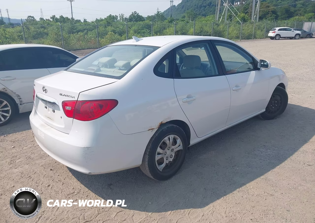 2010 Hyundai Elantra Gls VIN:KMHDU4AD2AU855674 - 4
