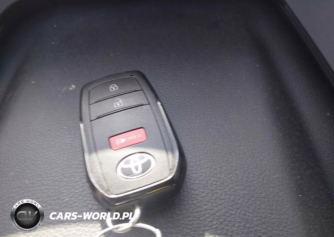 2026 Toyota Prius Le VIN:JTDACAAU8T3068777 - 11