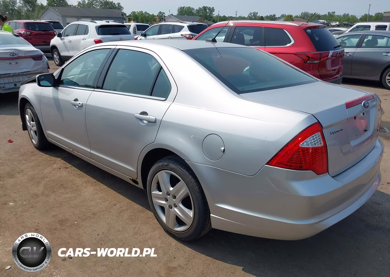 2011 Ford Fusion Se VIN:3FAHP0HA9BR124675 - 3