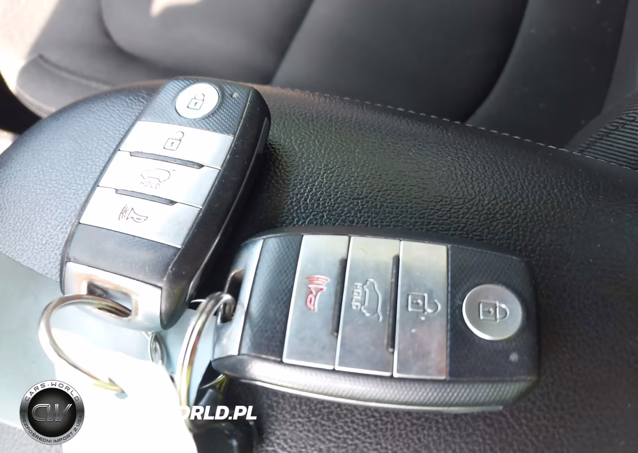 2017 Kia Soul + VIN:KNDJP3A59H7472941 - 11