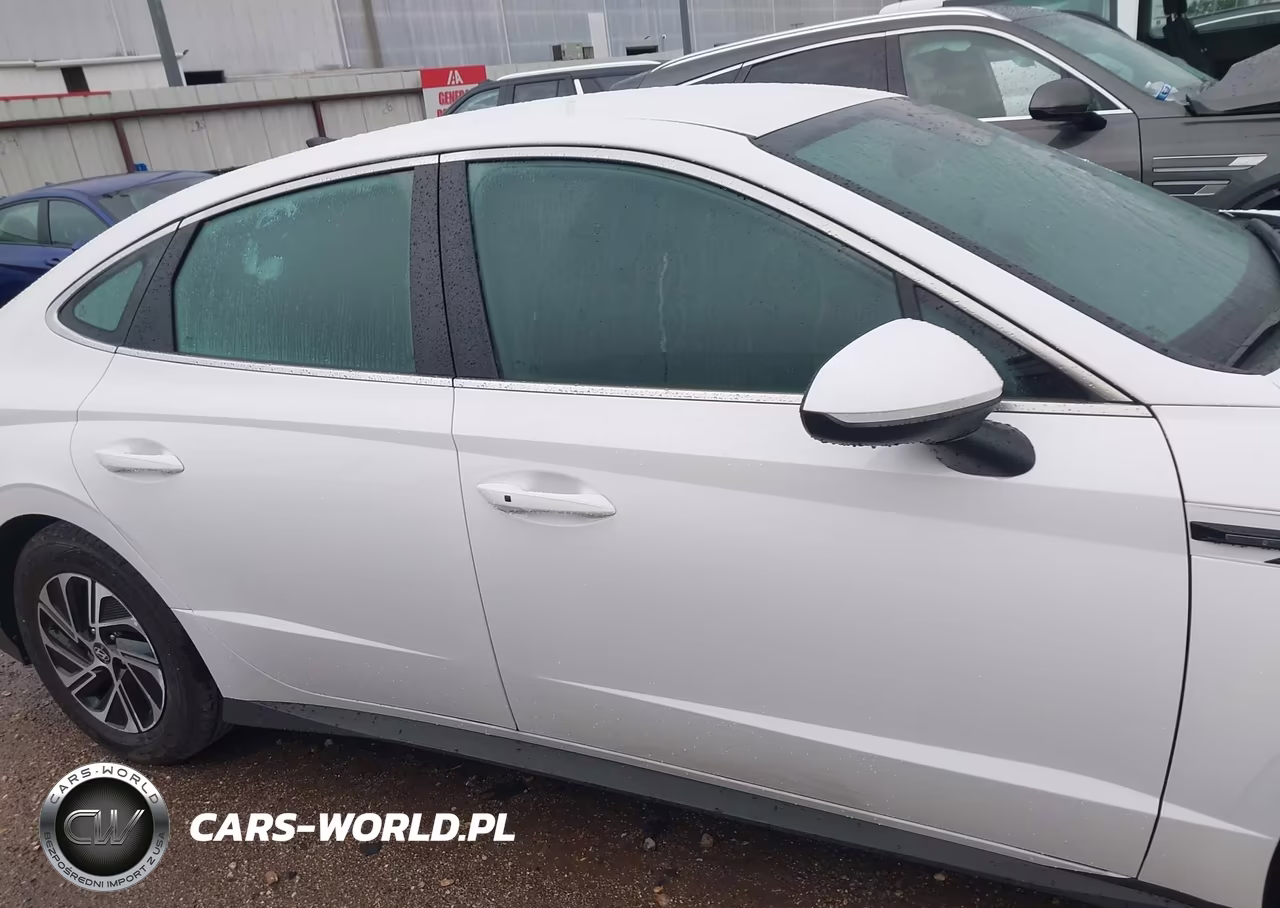 2026 Hyundai Sonata Hybrid Blue VIN:KMHL24JJ9TA151161 - 13