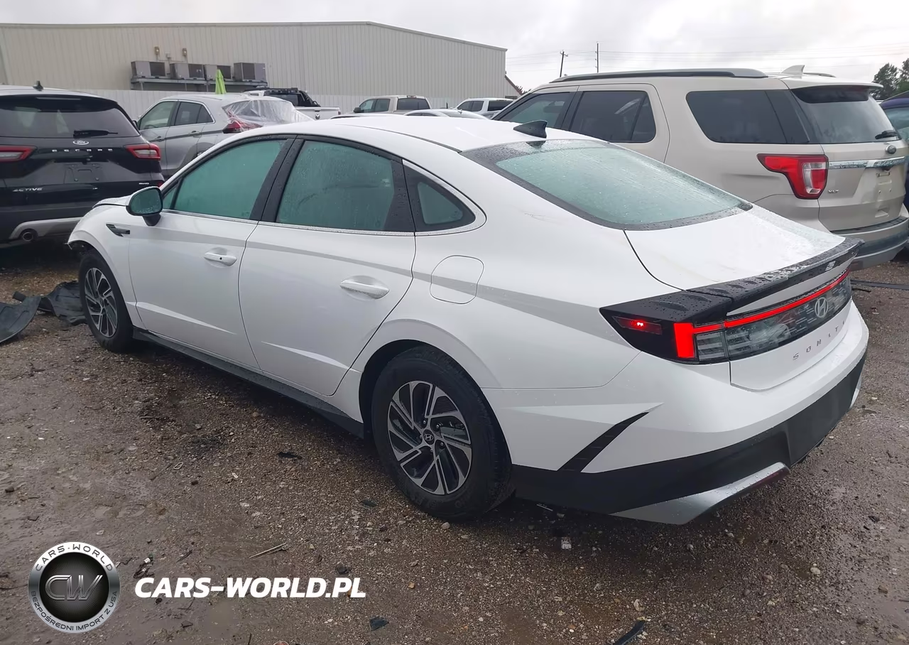 2026 Hyundai Sonata Hybrid Blue VIN:KMHL24JJ9TA151161 - 3