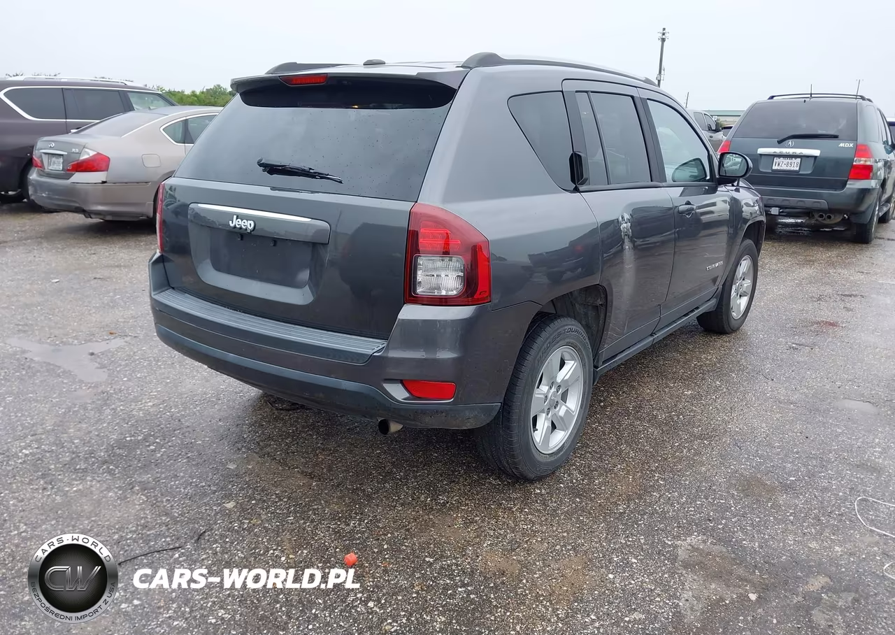 2017 Jeep Compass Latitude VIN:1C4NJCEA3HD116934 - 4