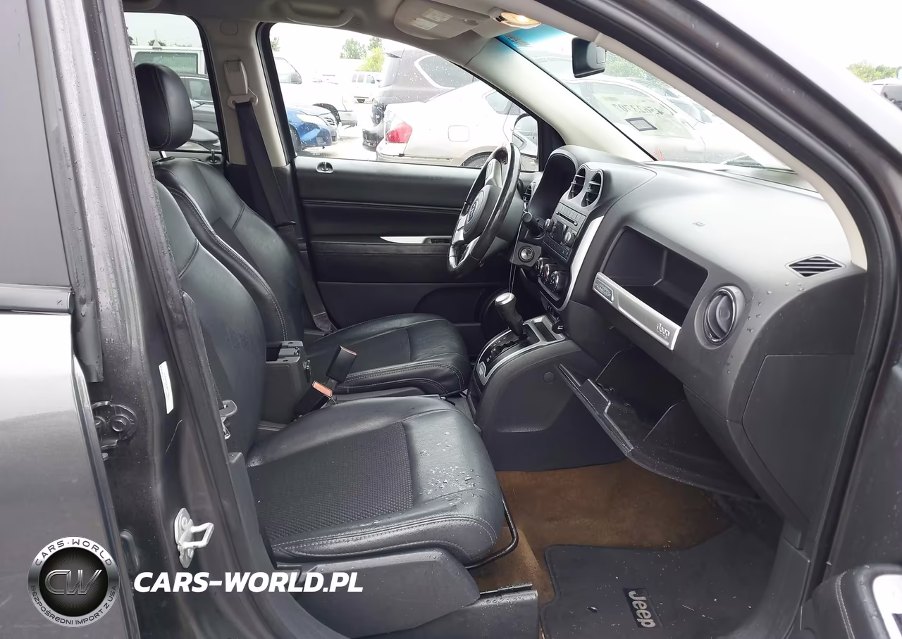 2017 Jeep Compass Latitude VIN:1C4NJCEA3HD116934 - 5