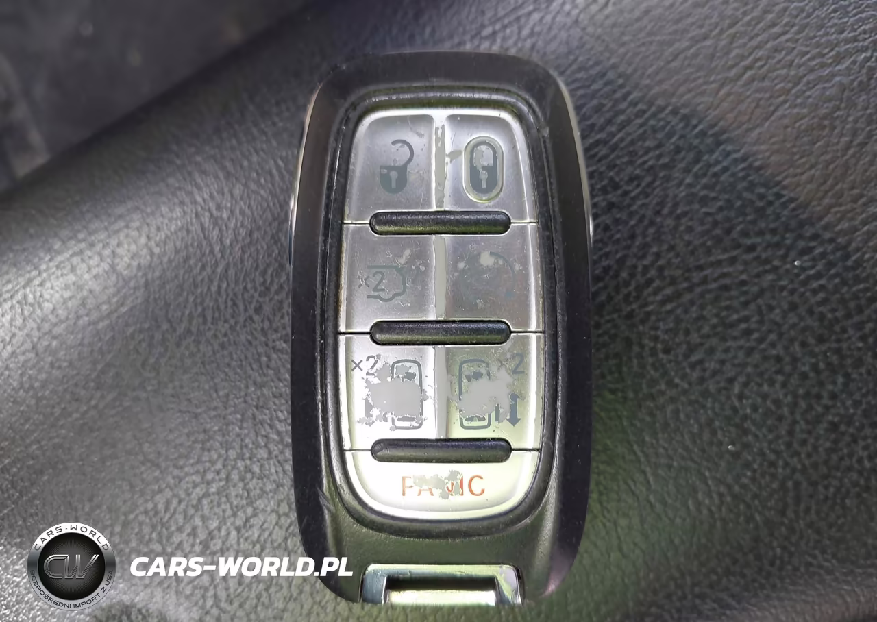 2017 Chrysler Pacifica Touring-L Plus VIN:2C4RC1EG9HR525005 - 11