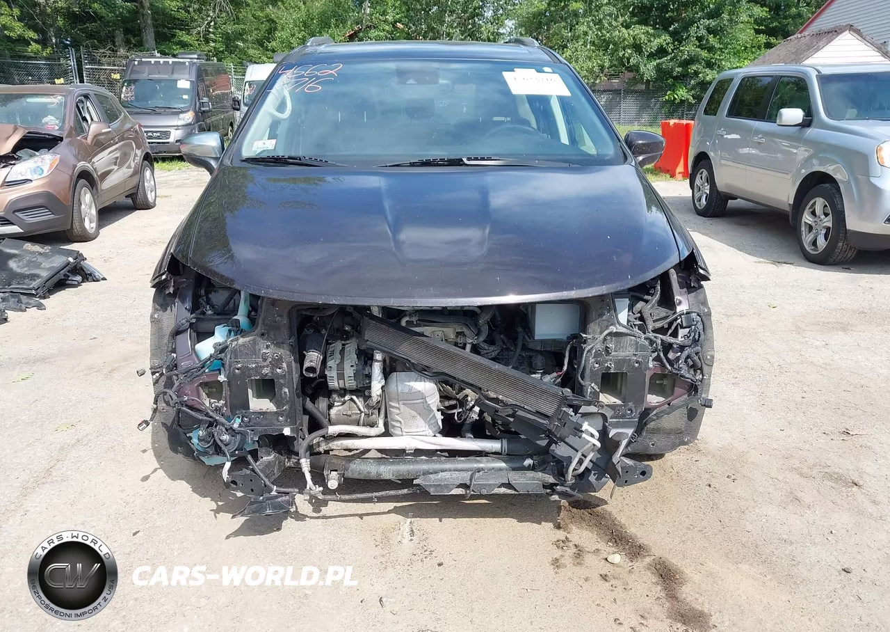 2017 Chrysler Pacifica Touring-L Plus VIN:2C4RC1EG9HR525005 - 12