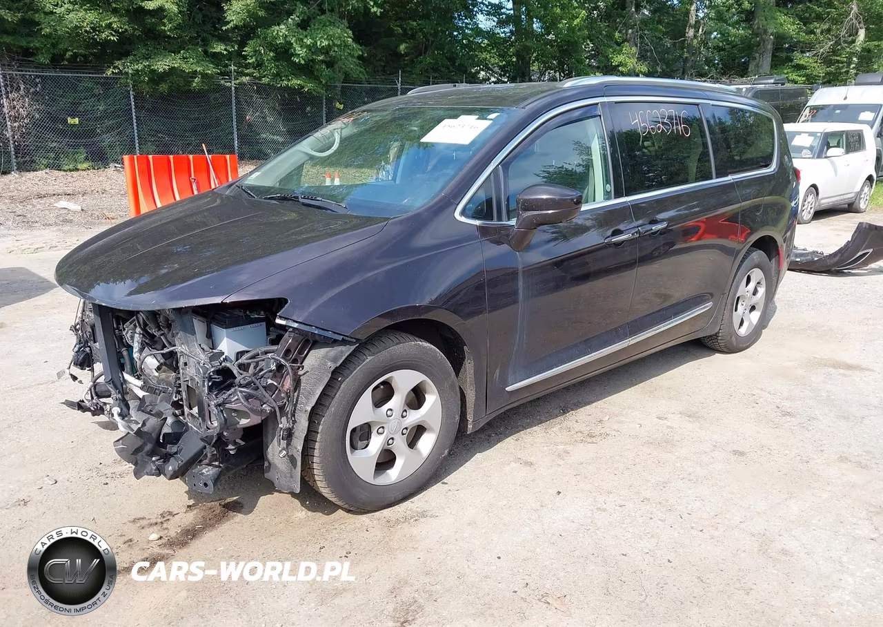 2017 Chrysler Pacifica Touring-L Plus VIN:2C4RC1EG9HR525005 - 2
