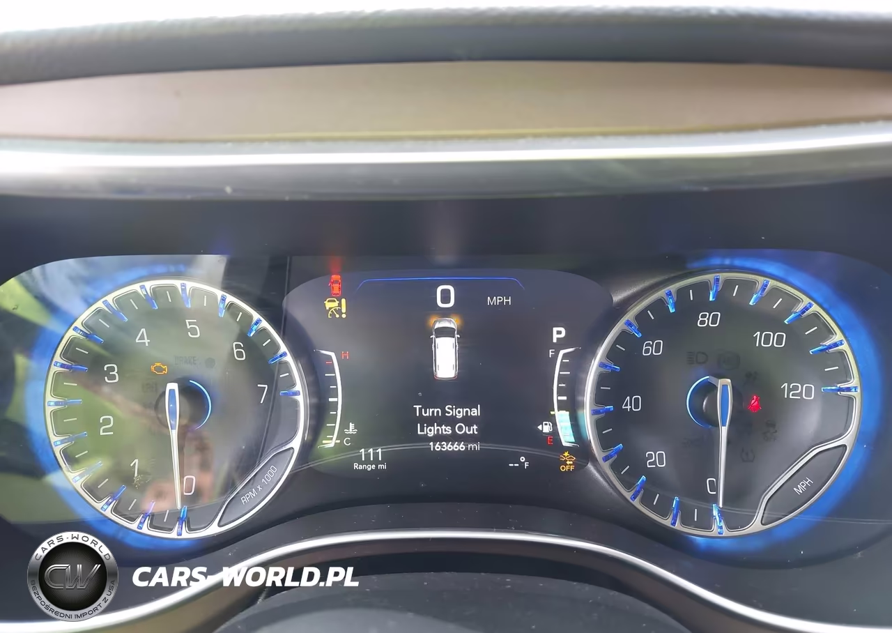 2017 Chrysler Pacifica Touring-L Plus VIN:2C4RC1EG9HR525005 - 7