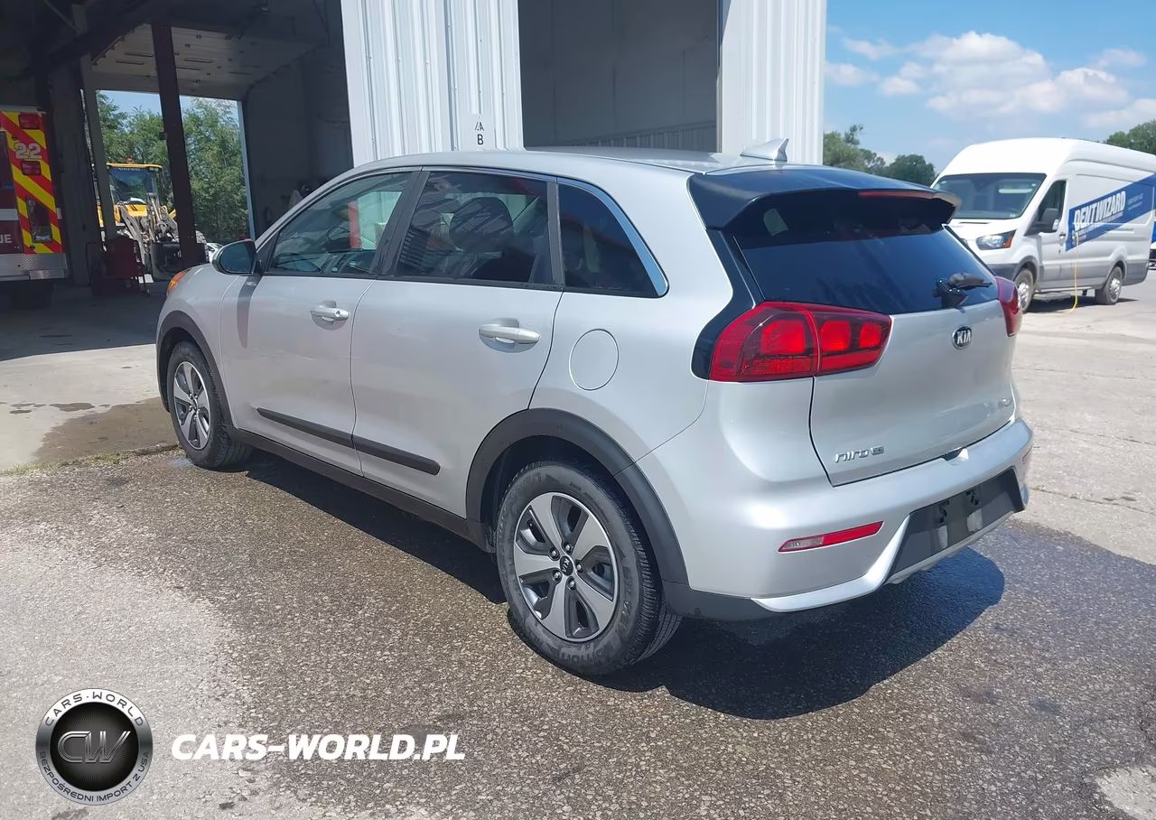 2018 Kia Niro Fe VIN:KNDCB3LC1J5147463 - 3