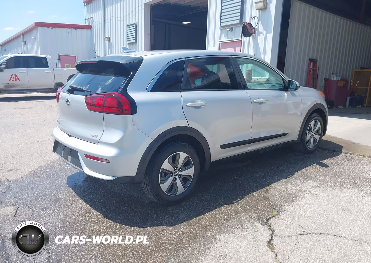 2018 Kia Niro Fe VIN:KNDCB3LC1J5147463 - 4