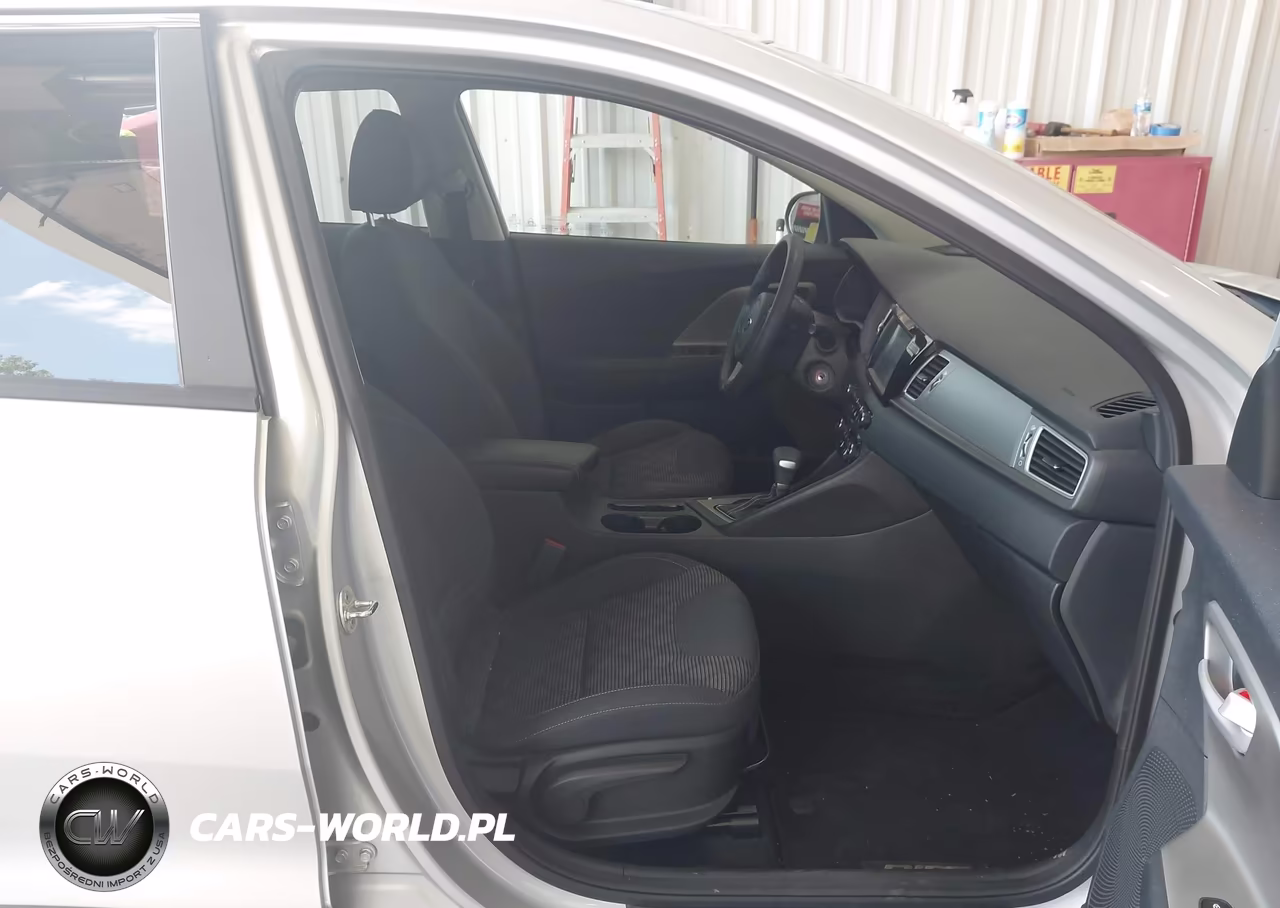 2018 Kia Niro Fe VIN:KNDCB3LC1J5147463 - 5