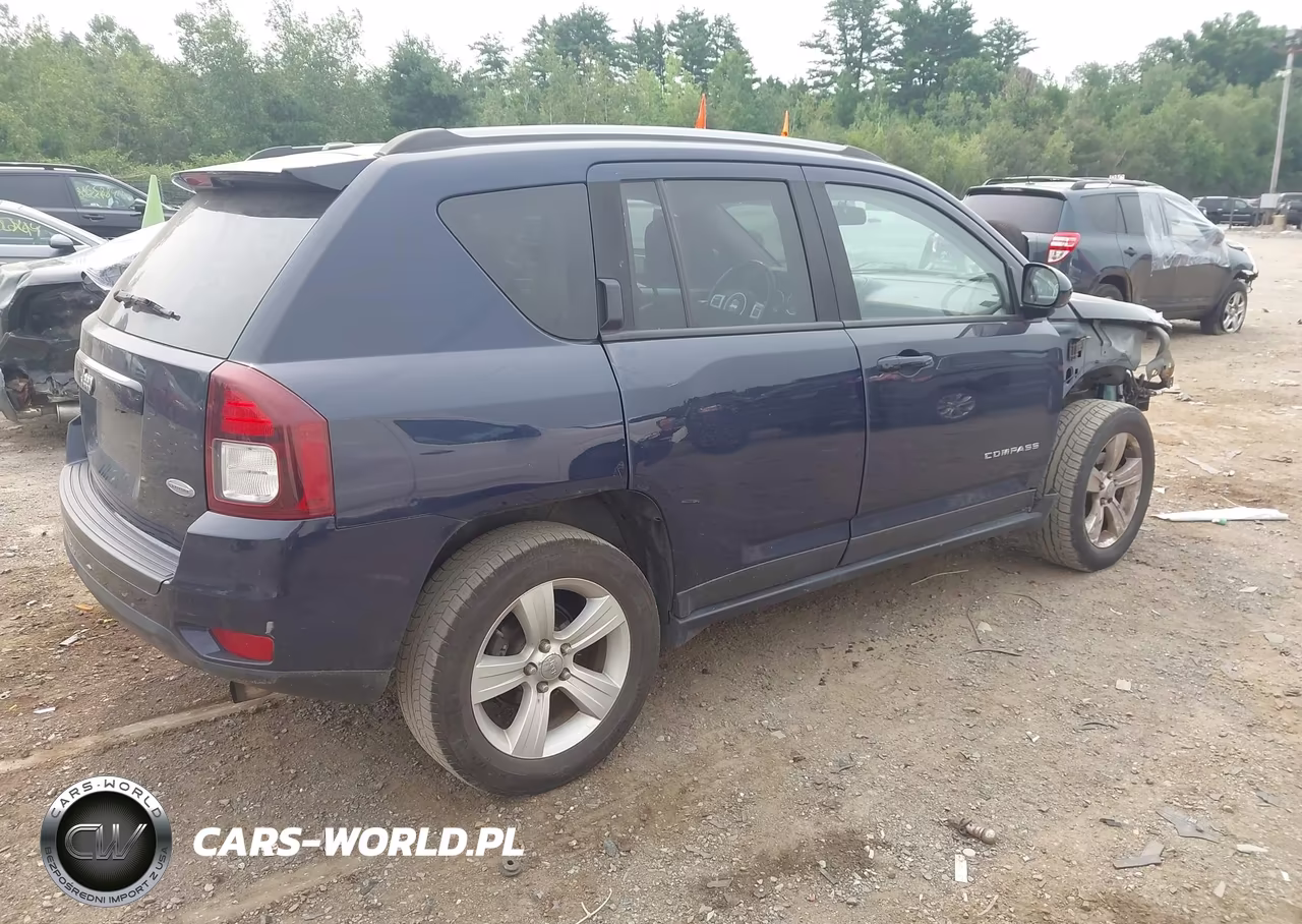 2017 Jeep Compass Latitude VIN:1C4NJDEB6HD105568 - 4