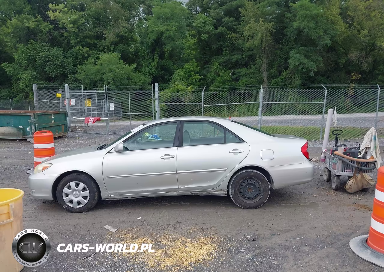 2004 Toyota Camry Le VIN:JTDBE32K340248808 - 14