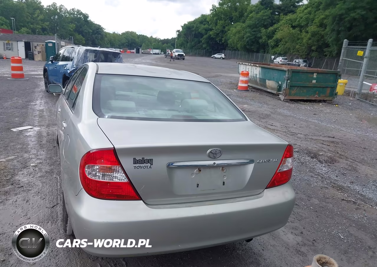 2004 Toyota Camry Le VIN:JTDBE32K340248808 - 16