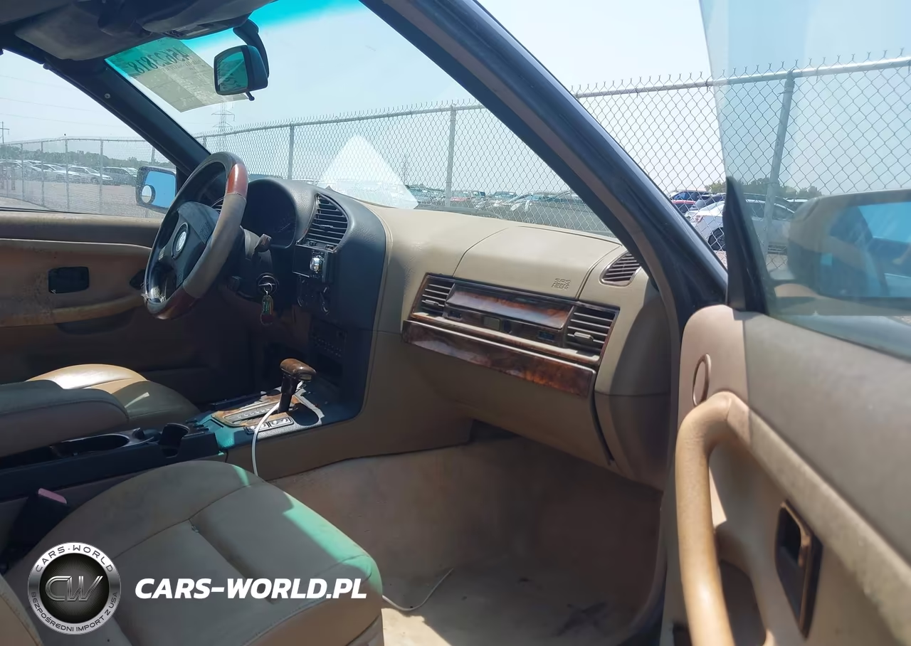 1995 BMW 325 Ic Automatic VIN:WBABJ6321SJD42463 - 5