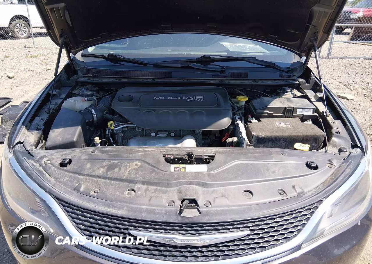 2015 Chrysler 200 C VIN:1C3CCCCB3FN501130 - 10