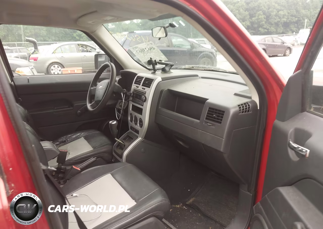 2008 Jeep Patriot Sport VIN:1J8FT28W38D613622 - 5